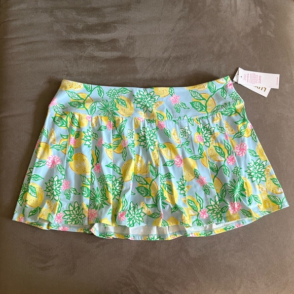 NWT Lilly Pulitzer UPF 50+ Luxletic Annora Skort make lemonade - Picture 2 of 2